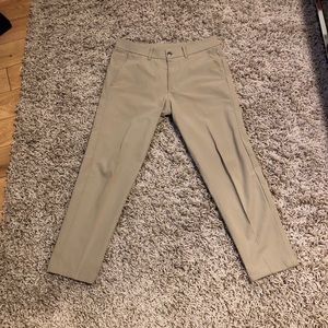 Lululemon Men’s ABC Slim pats (32/28) color: khaki